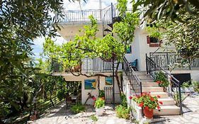 Nakou House